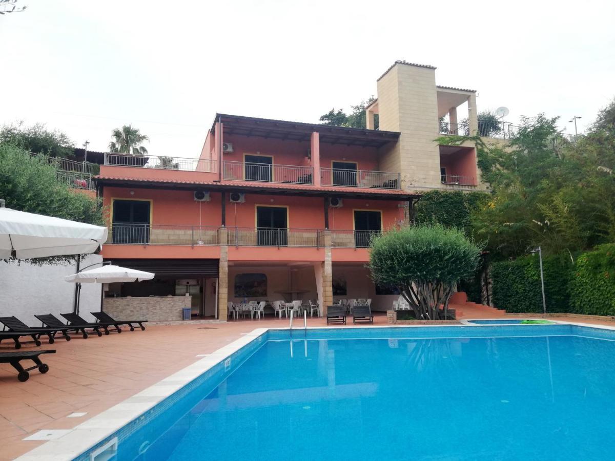 זמברונה Residenza Mediterranea מראה חיצוני תמונה
